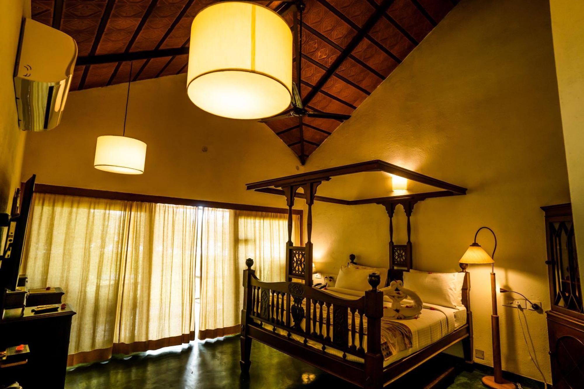Cranganor History Cafe & Riverside Chateau North Paravur Екстер'єр фото
